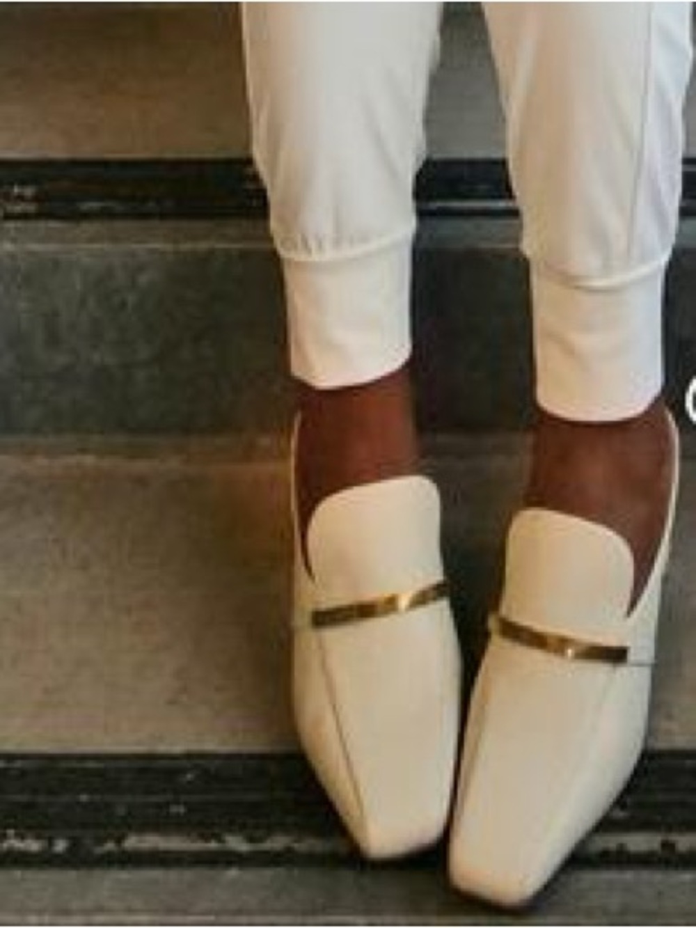 Gianni Bernini Elegant Snip Toe  Cream Mules. Sz-7